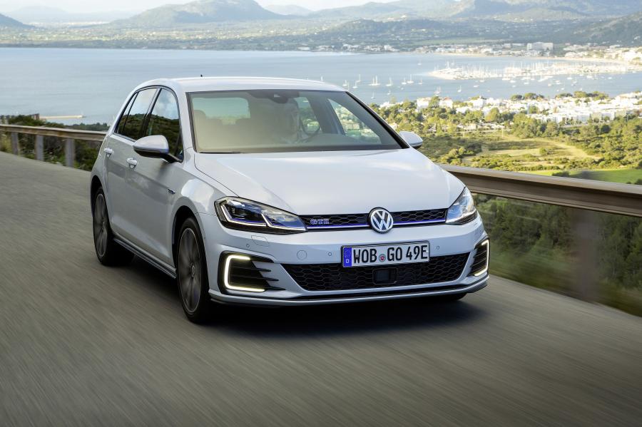  Volkswagen Golf GTE 2017 года  (WW) (фото 39 из 43)